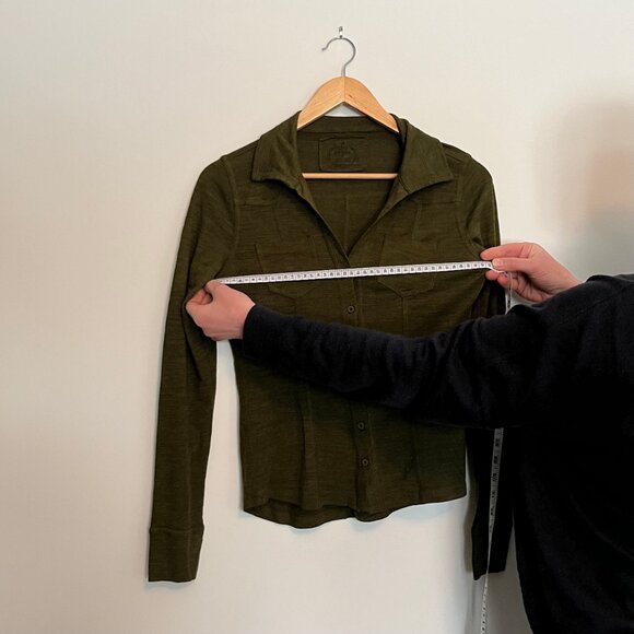 Prana. Button Up Long Sleeve Top. Heathered Green Color. Size Medium. Womens. - Picture 6 of 8